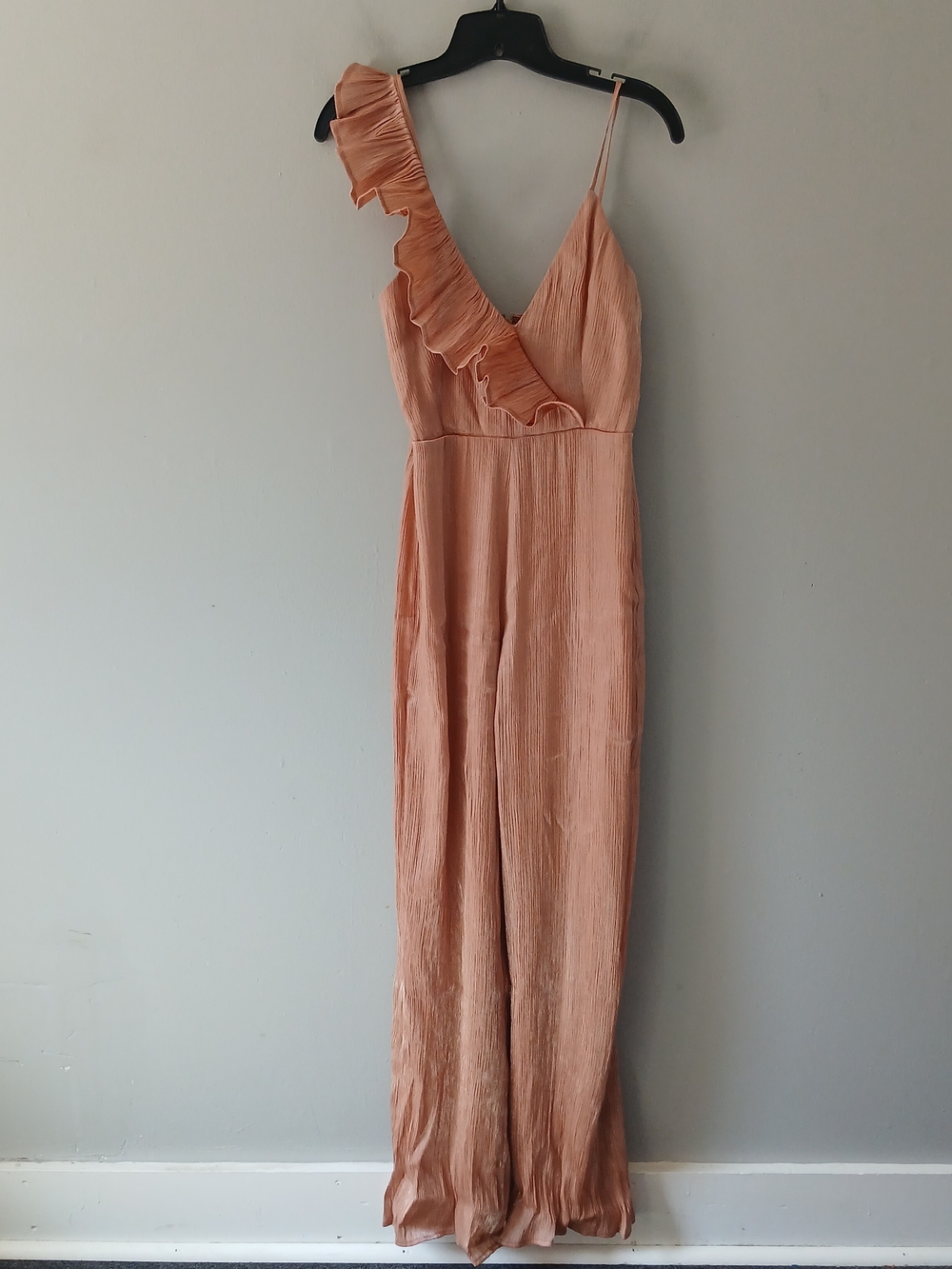 Lovers + Friends Women's Size XS Rodin Jumpsuit in Peach Satin Ruffle Sleeveless